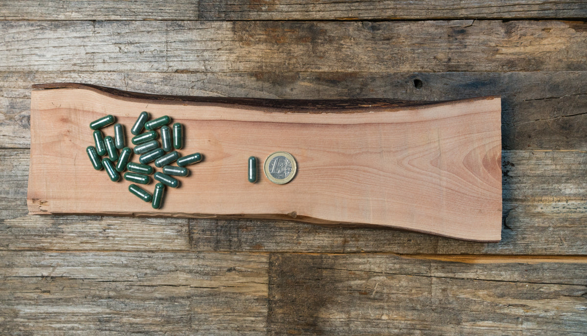 Organic spirulina in capsules